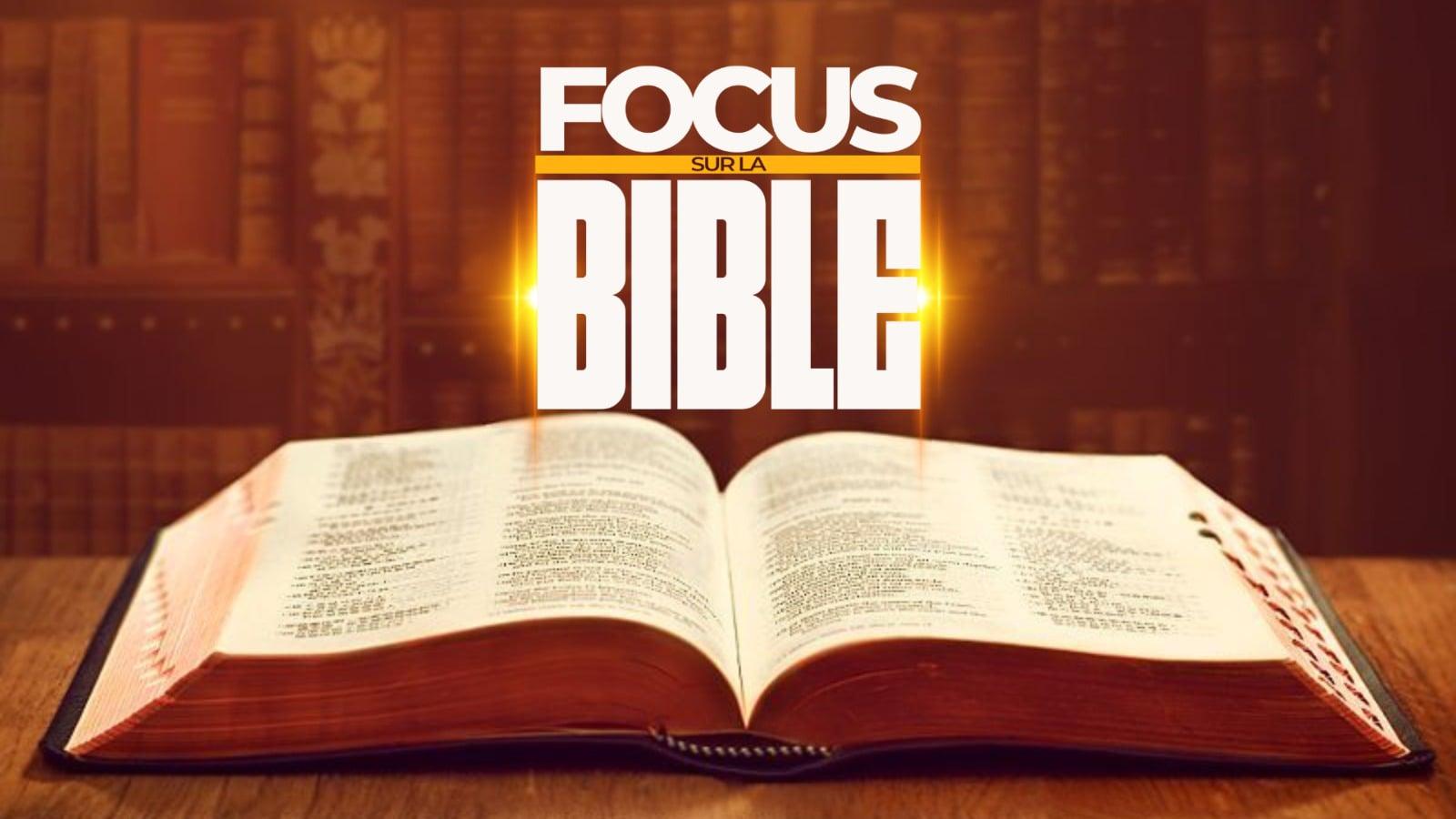 Je lis la Bible